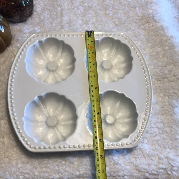 Princess House Pavillion mini Bundt pan Ivory stoneware - Picture 5 of 6